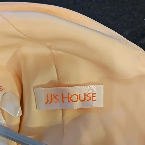 Jj House Bridesmaid Dress. - Picture 3 of 4